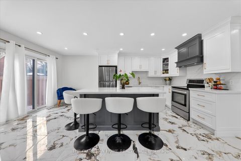 Photo 15 at 1 Arisaig Drive, Maple, Vaughan