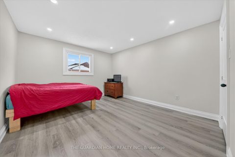 Photo 26 at 1 Arisaig Drive, Maple, Vaughan