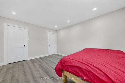 Photo 27 at 1 Arisaig Drive, Maple, Vaughan