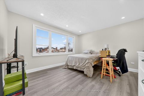 Photo 28 at 1 Arisaig Drive, Maple, Vaughan