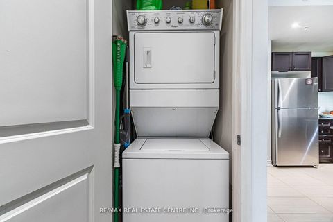 Photo 8 at 214 - 2522 Keele Street, Maple Leaf, Toronto