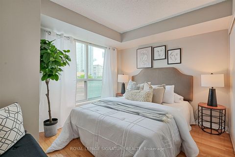 Photo 11 at 505 - 410 Queens Quay W, Waterfront Communities C1, Toronto