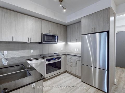 Photo 14 at 301 - 9618 Yonge Street, North Richvale, Richmond Hill