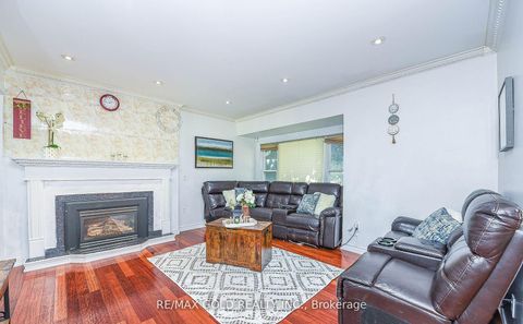 Photo 5 at 13 Foster Road, Malton, Mississauga