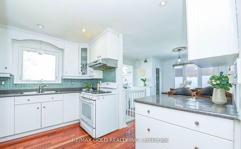 Photo 7 at 13 Foster Road, Malton, Mississauga