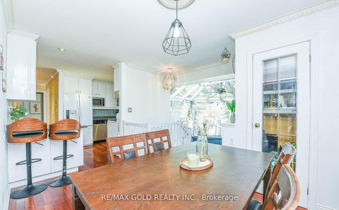 Photo 9 at 13 Foster Road, Malton, Mississauga