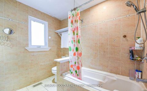 Photo 16 at 13 Foster Road, Malton, Mississauga