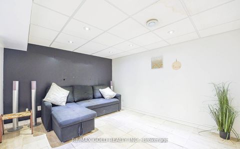 Photo 24 at 13 Foster Road, Malton, Mississauga