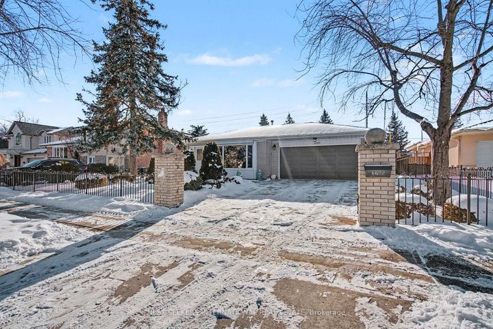 Photo 1 at 2765 Bushland Crescent, Clarkson, Mississauga
