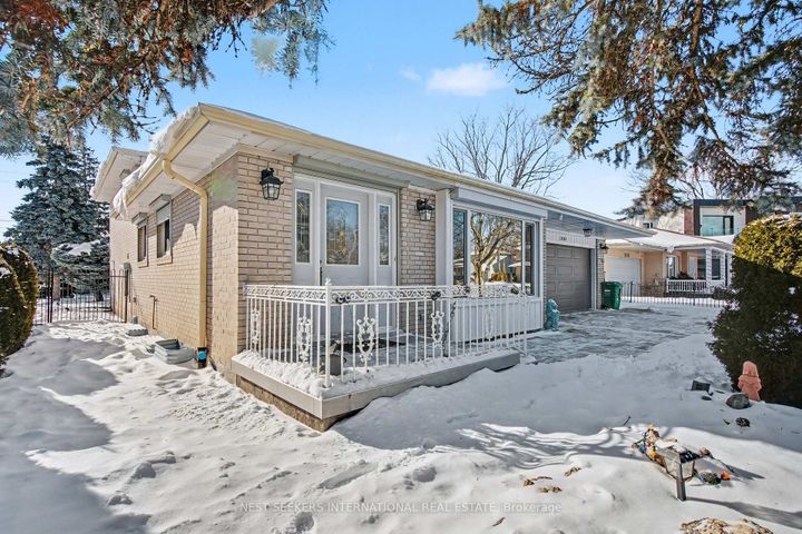 Photo 6 at 2765 Bushland Crescent, Clarkson, Mississauga