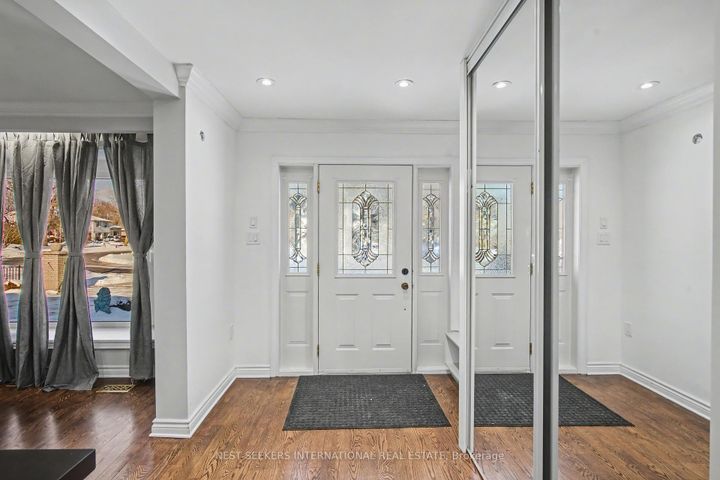 Photo 7 at 2765 Bushland Crescent, Clarkson, Mississauga