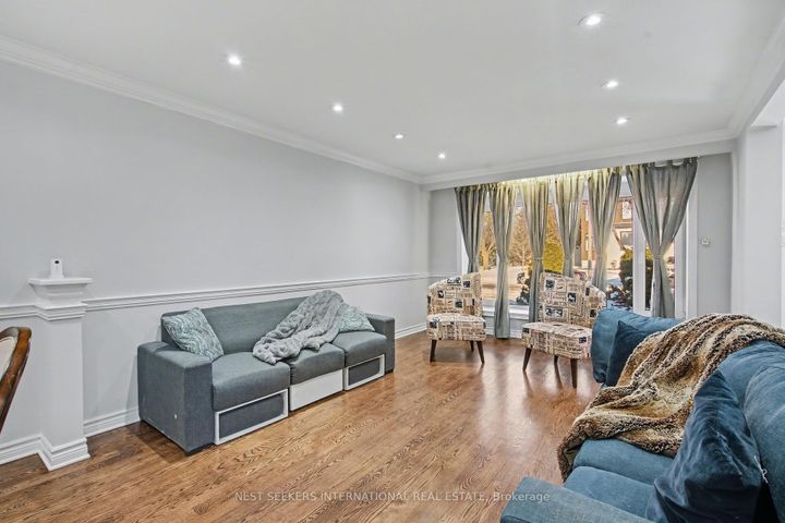 Photo 9 at 2765 Bushland Crescent, Clarkson, Mississauga