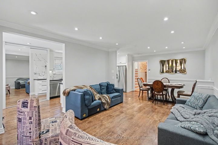 Photo 11 at 2765 Bushland Crescent, Clarkson, Mississauga