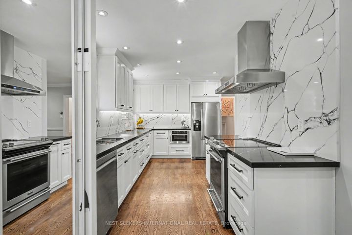 Photo 12 at 2765 Bushland Crescent, Clarkson, Mississauga