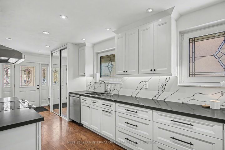 Photo 13 at 2765 Bushland Crescent, Clarkson, Mississauga