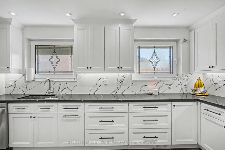 Photo 14 at 2765 Bushland Crescent, Clarkson, Mississauga