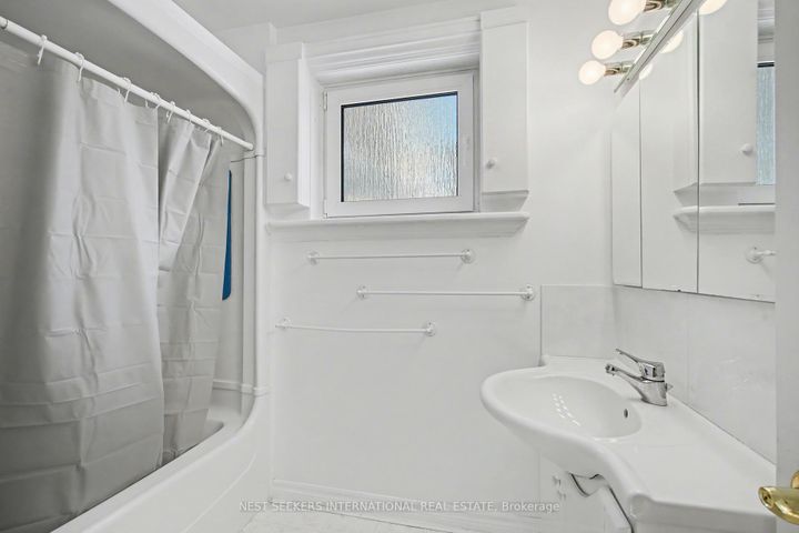 Photo 31 at 2765 Bushland Crescent, Clarkson, Mississauga