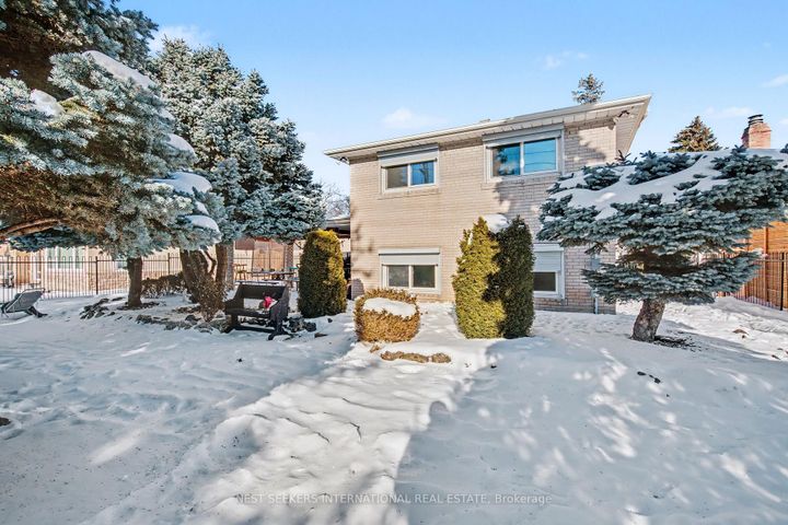 Photo 39 at 2765 Bushland Crescent, Clarkson, Mississauga