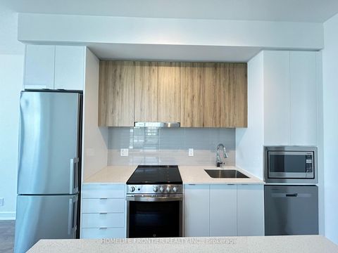 Photo 9 at B-729 - 50 Upper Mall Way, Brownridge, Vaughan