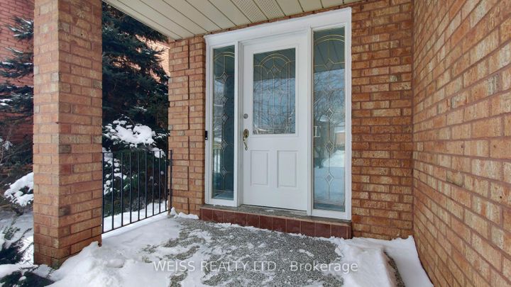 Photo 2 at 9 Tralee Street, Heart Lake West, Brampton