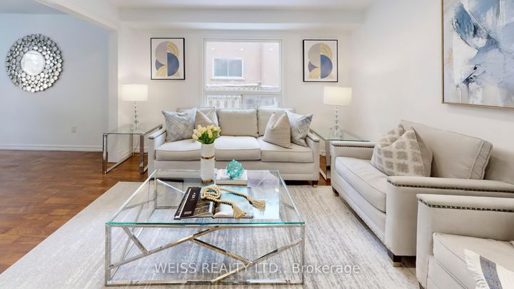 Photo 5 at 9 Tralee Street, Heart Lake West, Brampton