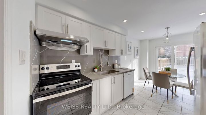 Photo 11 at 9 Tralee Street, Heart Lake West, Brampton