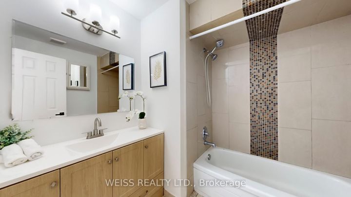 Photo 28 at 9 Tralee Street, Heart Lake West, Brampton