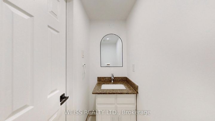 Photo 36 at 9 Tralee Street, Heart Lake West, Brampton