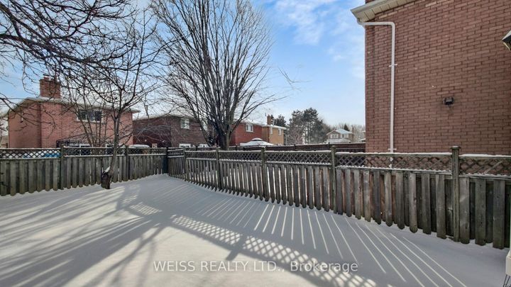 Photo 38 at 9 Tralee Street, Heart Lake West, Brampton