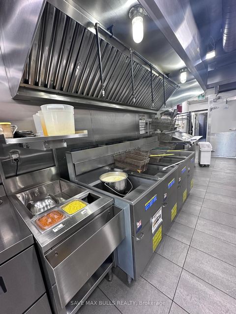 Photo 8 at 1733 Bloor Street, Swansea, Toronto