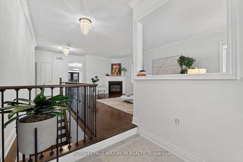 Photo 2 at 27 Acqua Drive, Vellore Village, Vaughan