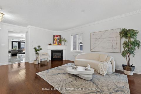 Photo 3 at 27 Acqua Drive, Vellore Village, Vaughan