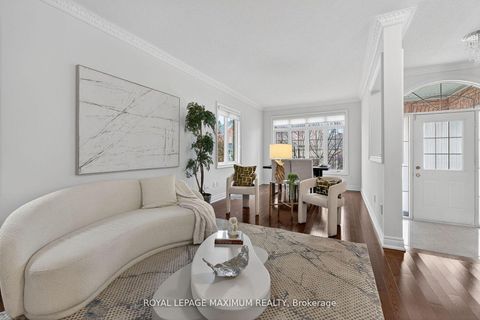 Photo 7 at 27 Acqua Drive, Vellore Village, Vaughan