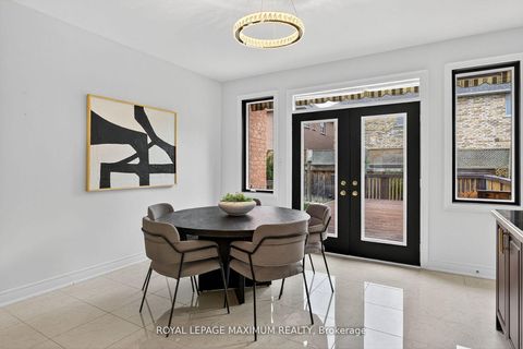 Photo 15 at 27 Acqua Drive, Vellore Village, Vaughan