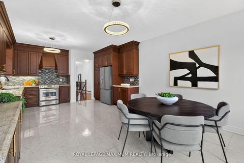 Photo 16 at 27 Acqua Drive, Vellore Village, Vaughan