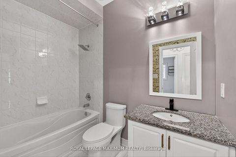 Photo 20 at 27 Acqua Drive, Vellore Village, Vaughan