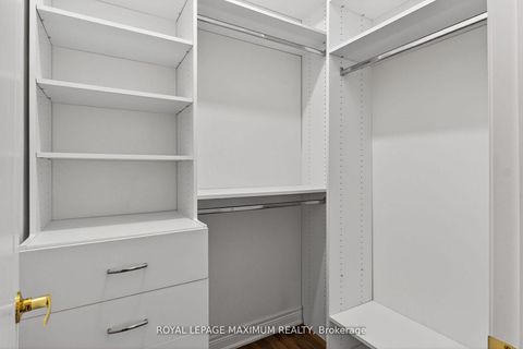 Photo 24 at 27 Acqua Drive, Vellore Village, Vaughan