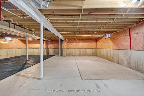 Photo 30 at 27 Acqua Drive, Vellore Village, Vaughan