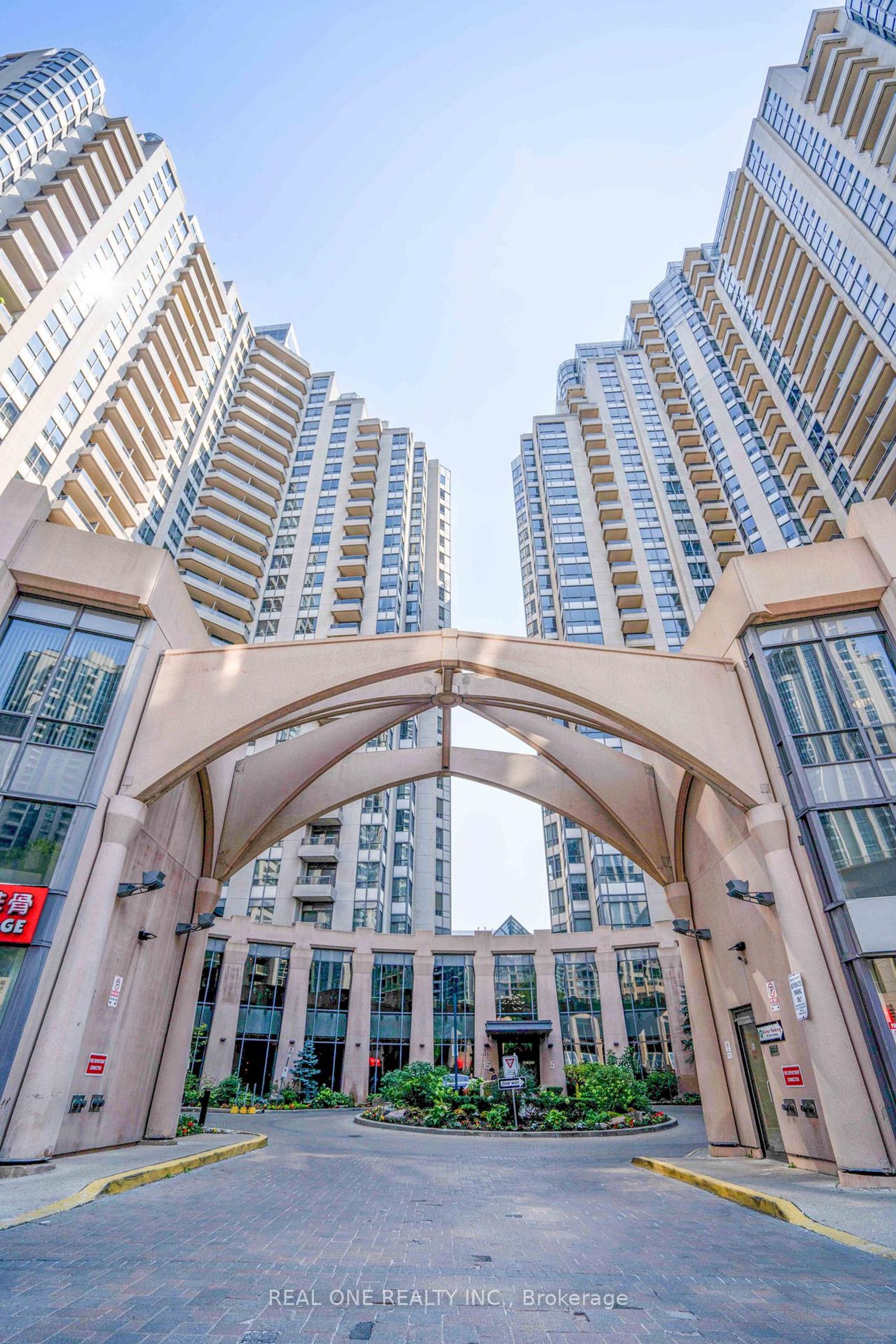 1101 - 5 Northtown Way, Willowdale East, Toronto by Loree Meneguzzi Real Estate 1101 - 5 Northtown Way, Willowdale East, Toronto