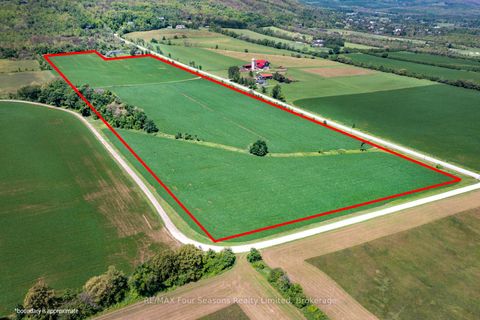 Photo 1 at 8483 36/37 NOTTAWASAGA Side Road, Rural Clearview, Clearview