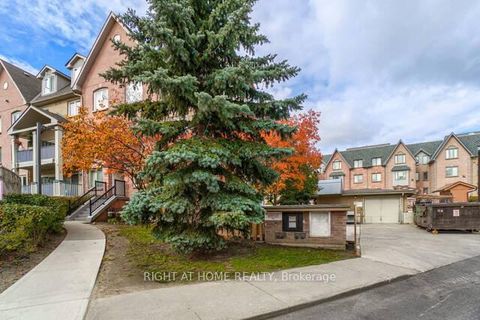 Photo 1 at 829 - 75 Weldrick Road E, Observatory, Richmond Hill