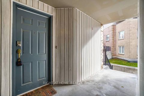 Photo 4 at 829 - 75 Weldrick Road E, Observatory, Richmond Hill