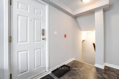 Photo 7 at 829 - 75 Weldrick Road E, Observatory, Richmond Hill