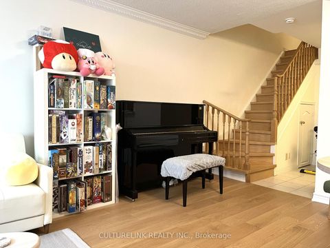 Photo 2 at 1502 - 28 Sommerset Way E, Willowdale East, Toronto