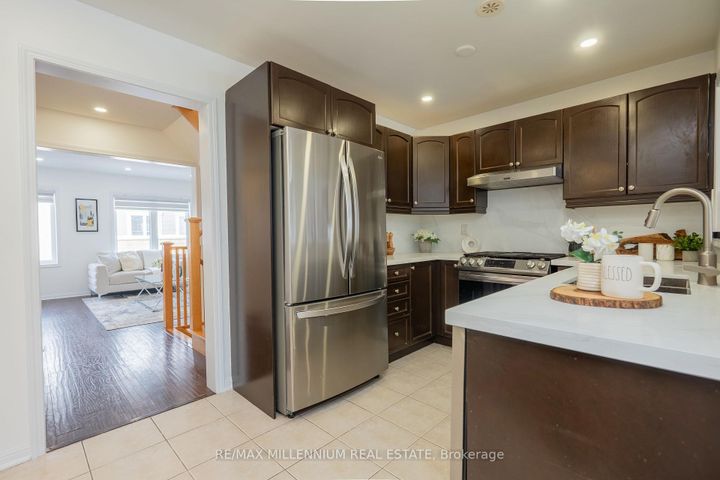 Photo 22 at 74 Lathbury Street, Northwest Brampton, Brampton