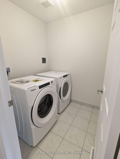 Photo 5 at 46 Bayardo Drive, Windfields, Oshawa