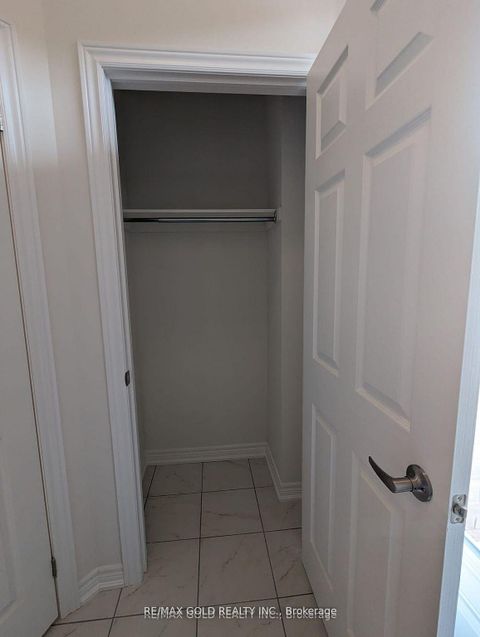 Photo 10 at 46 Bayardo Drive, Windfields, Oshawa