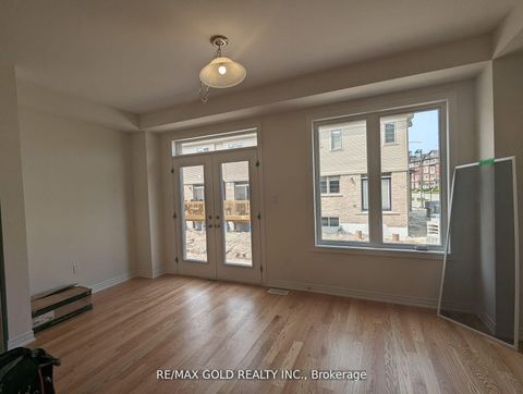 Photo 12 at 46 Bayardo Drive, Windfields, Oshawa