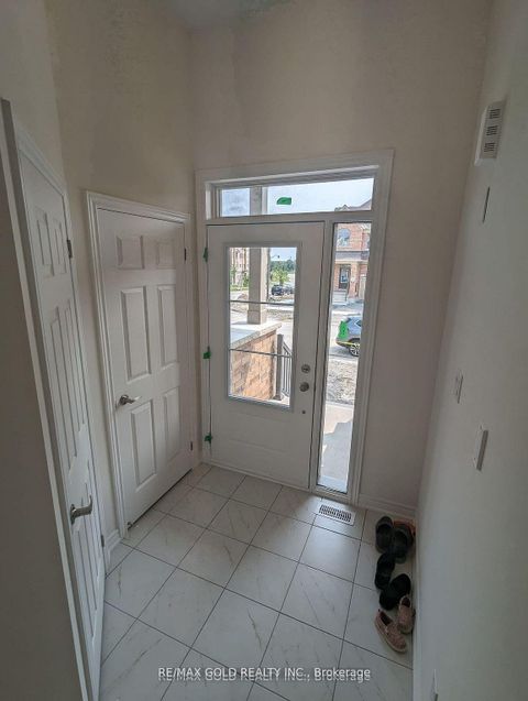 Photo 13 at 46 Bayardo Drive, Windfields, Oshawa