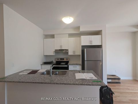 Photo 15 at 46 Bayardo Drive, Windfields, Oshawa